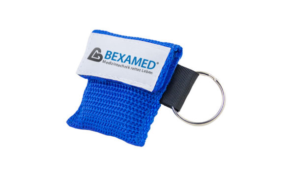 Beatmungstuch im Schlüsselanhänger mit blauem Material mit BEXAMED Logo